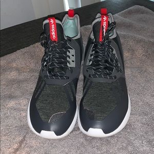 Adidas Tubular Runner W - Charcoal Grey/Tomato Red